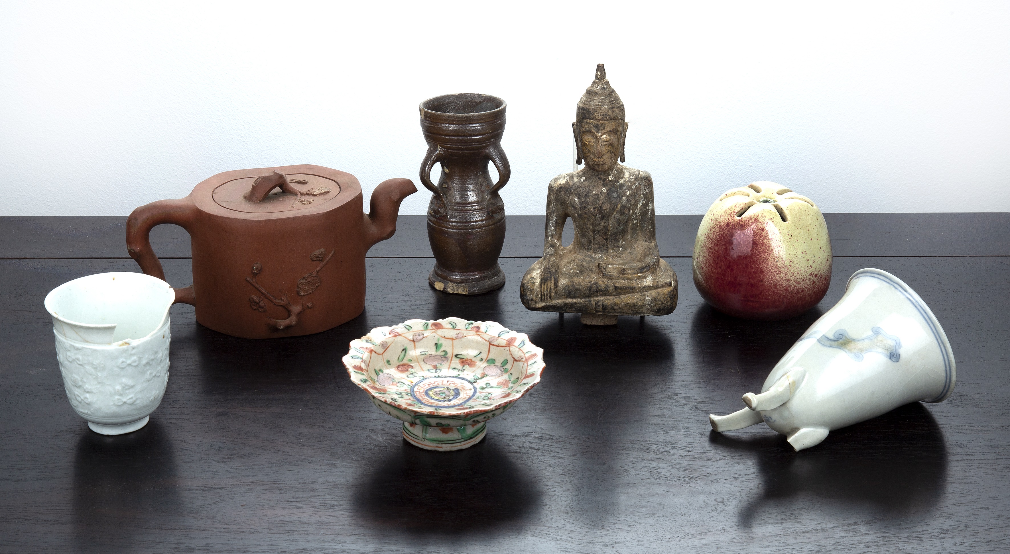 Appraisal: Group of ceramics and items Chinese comprising of a beaker