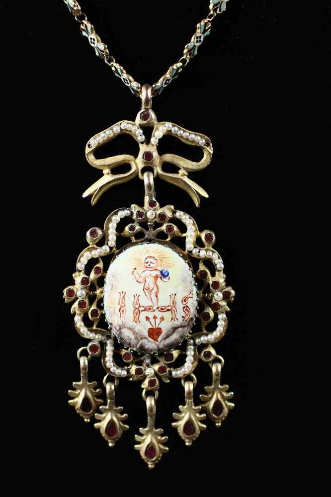 Appraisal: PENDANT - th c Italian high carat gold set with