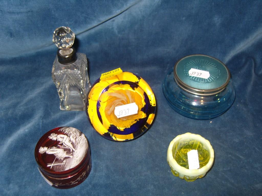 Appraisal: A collection of glassware including a Caithness Cataclysm paperweight a