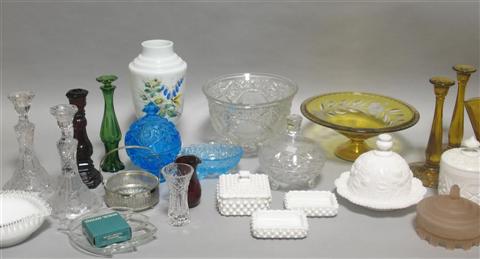 Appraisal: BOX LOT OF GLASS Comprising a group of variously colored