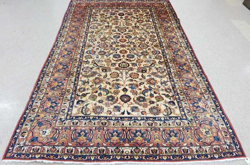 Appraisal: SEMI-ANTIQUE PERSIAN KASHAN CARPET Isfahan Province overall floral design on