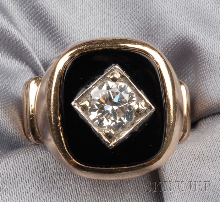 Appraisal: Gentleman's kt Gold Onyx and Diamond Ring set with an