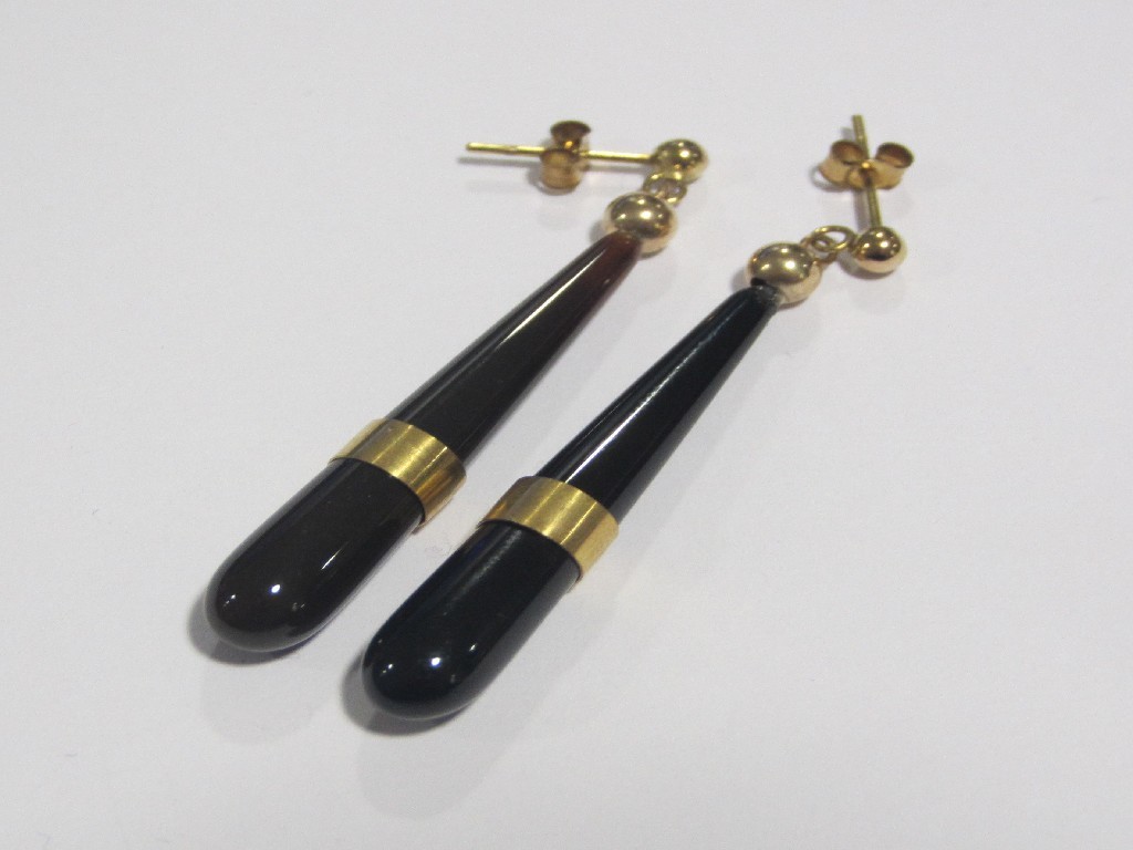 Appraisal: Pair of ct gold mounted onyx drop earrings