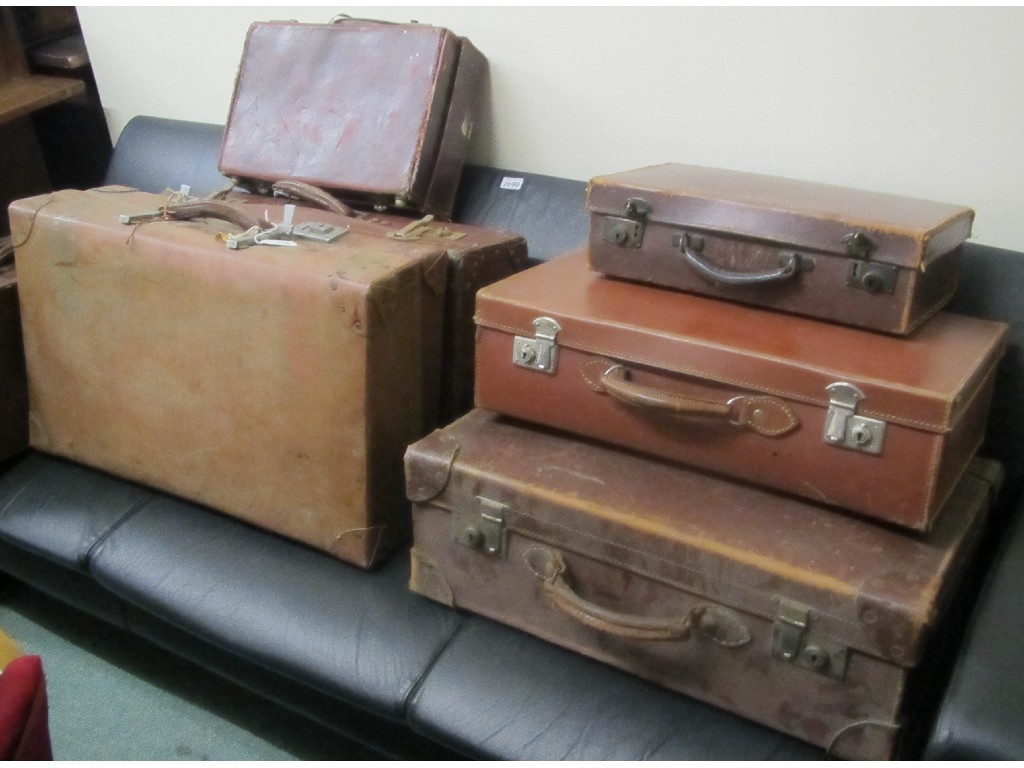 Appraisal: Lot of vintage travel cases suitcases