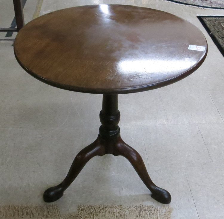 Appraisal: QUEEN ANNE STYLE MAHOGANY TILT-TOP TEA TABLE American late th