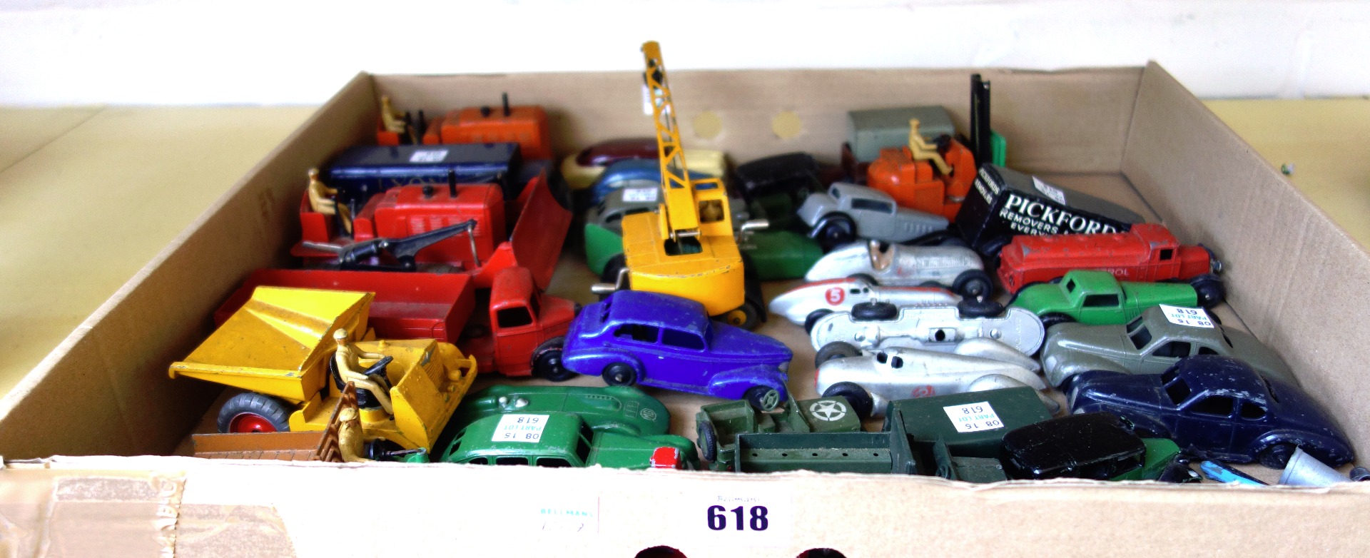 Appraisal: A quantity of Dinky die-cast vehicles pre and post war