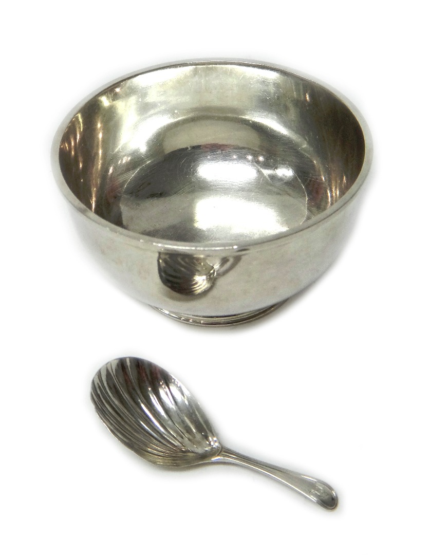 Appraisal: Silver comprising a circular plain sugar bowl on a circular