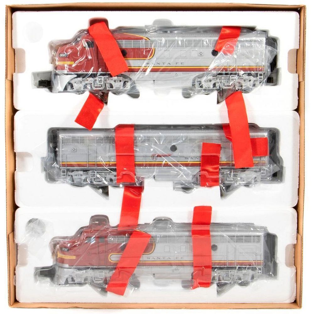 Appraisal: K-Line K O Gauge Santa Fe Warbonnet F A-B-A locomotive