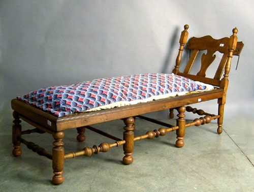 Appraisal: Southeastern Pennsylvania William Mary maple daybed ca