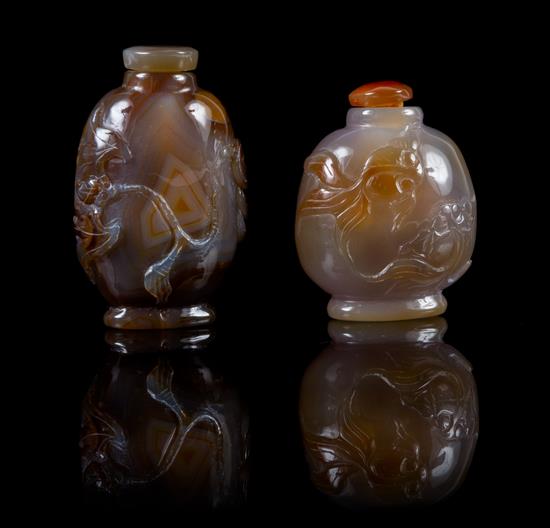 Appraisal: Sale Lot Two Agate Snuff Bottles the first a shadow