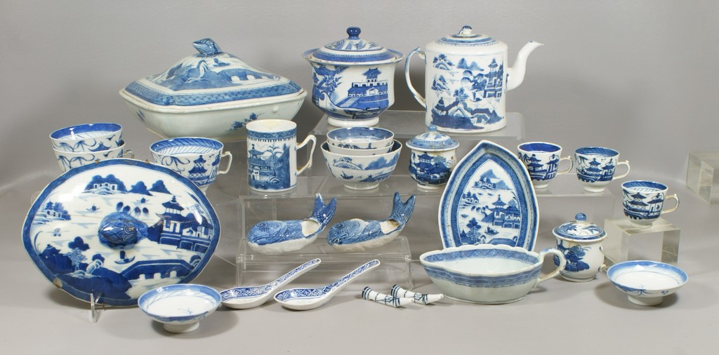 Appraisal: pcs of Chinese Export Porcelain mostly Canton all in as-is