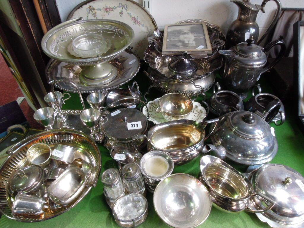 Appraisal: A large quantity of th century and later silver plated