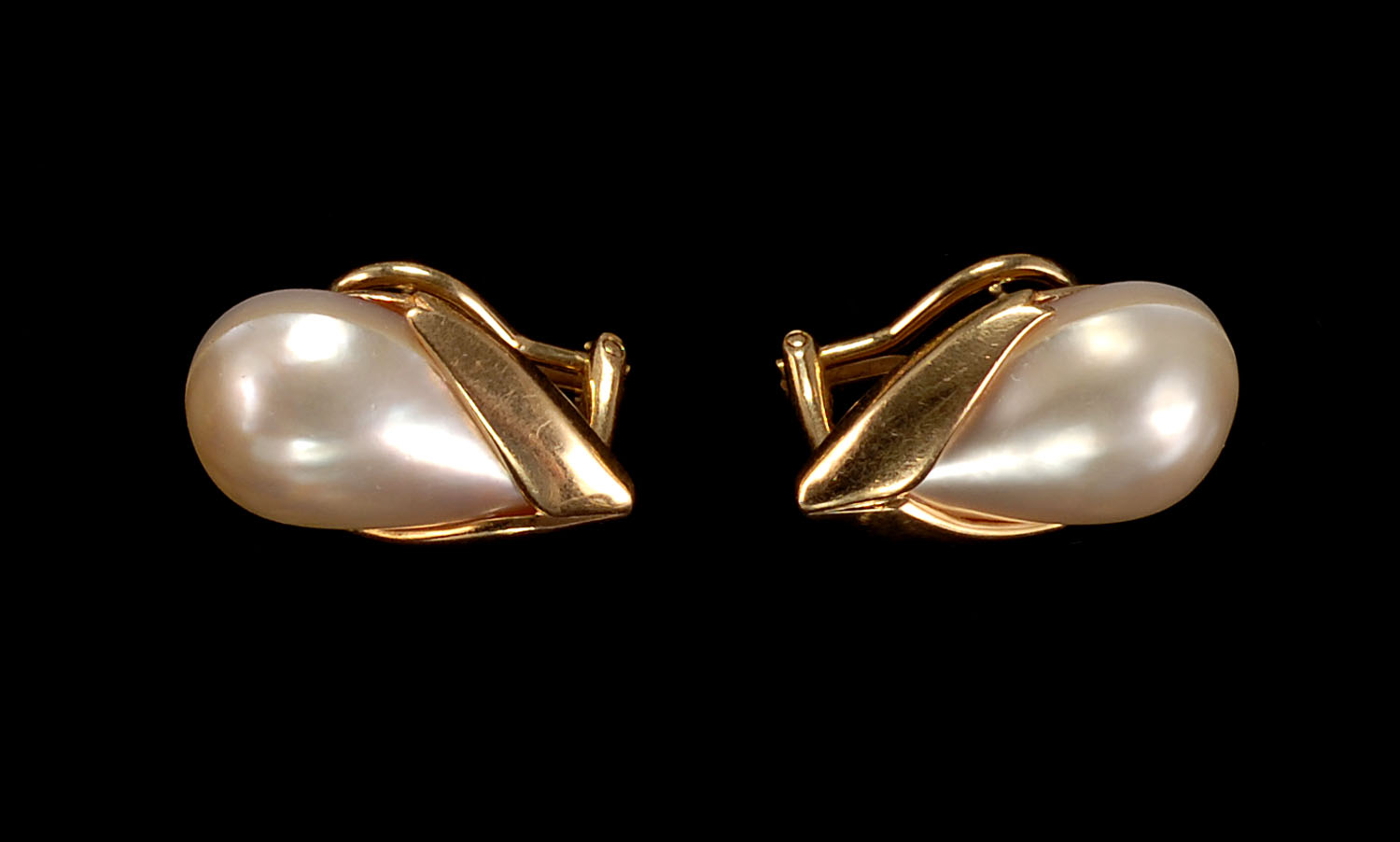 Appraisal: PAIR OF PENNY PREVILLE KT YELLOW GOLD AND BAROQUE PEARL