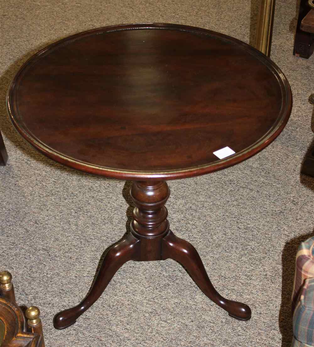 Appraisal: HENREDON QUEEN ANNE STYLE MAHOGANY TEA TABLE having a round