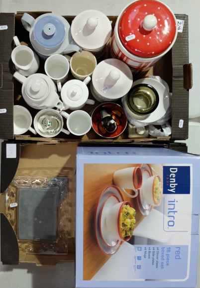 Appraisal: A collection of mixed items to include boxed Denby piece