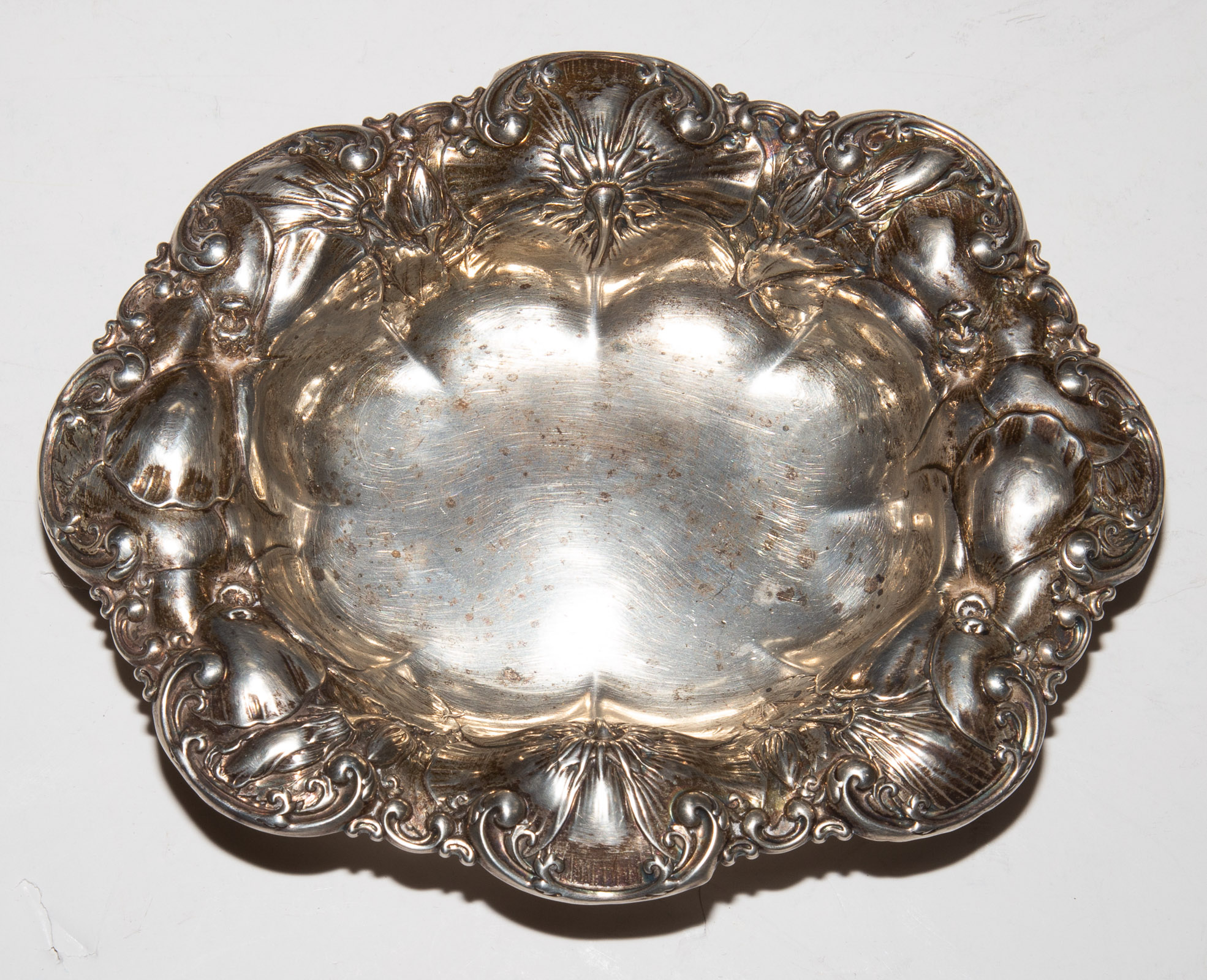 Appraisal: WHITING ART NOUVEAU STERLING DISH Model shaped oval the border