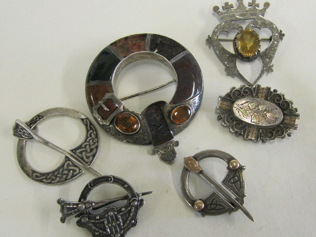 Appraisal: Lot comprising gem set silver Luckenbooth brooch Victorian silver agate