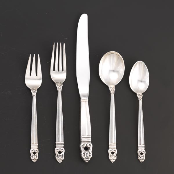 Appraisal: INTERNATIONAL STERLING FLATWARE SERVICE FOR ROYAL DANISH PATTERN Totaling pieces