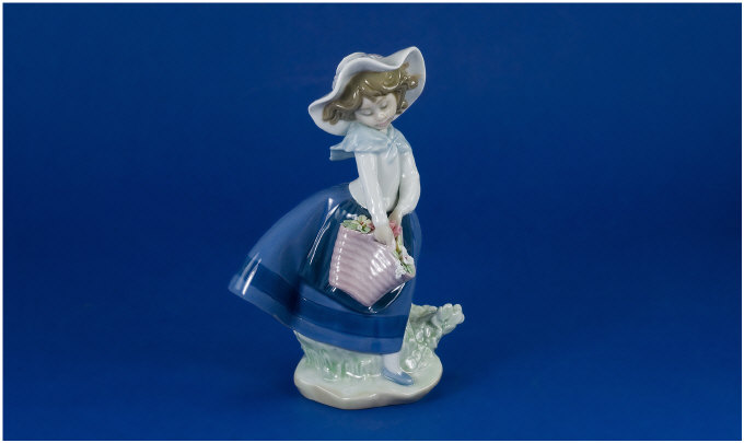 Appraisal: Lladro Figure Pretty Pickings No inches in height