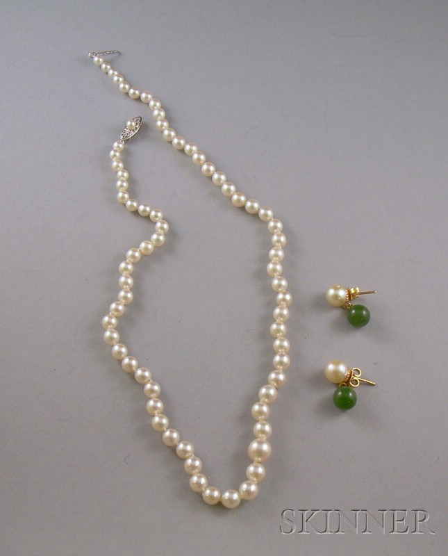 Appraisal: Graduated Single-strand Pearl Necklace with a kt white gold clasp