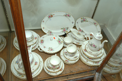 Appraisal: LARGE ROYAL WORCESTER ROANOKE DINNER SERVICE FOR PLUS EXTRAS