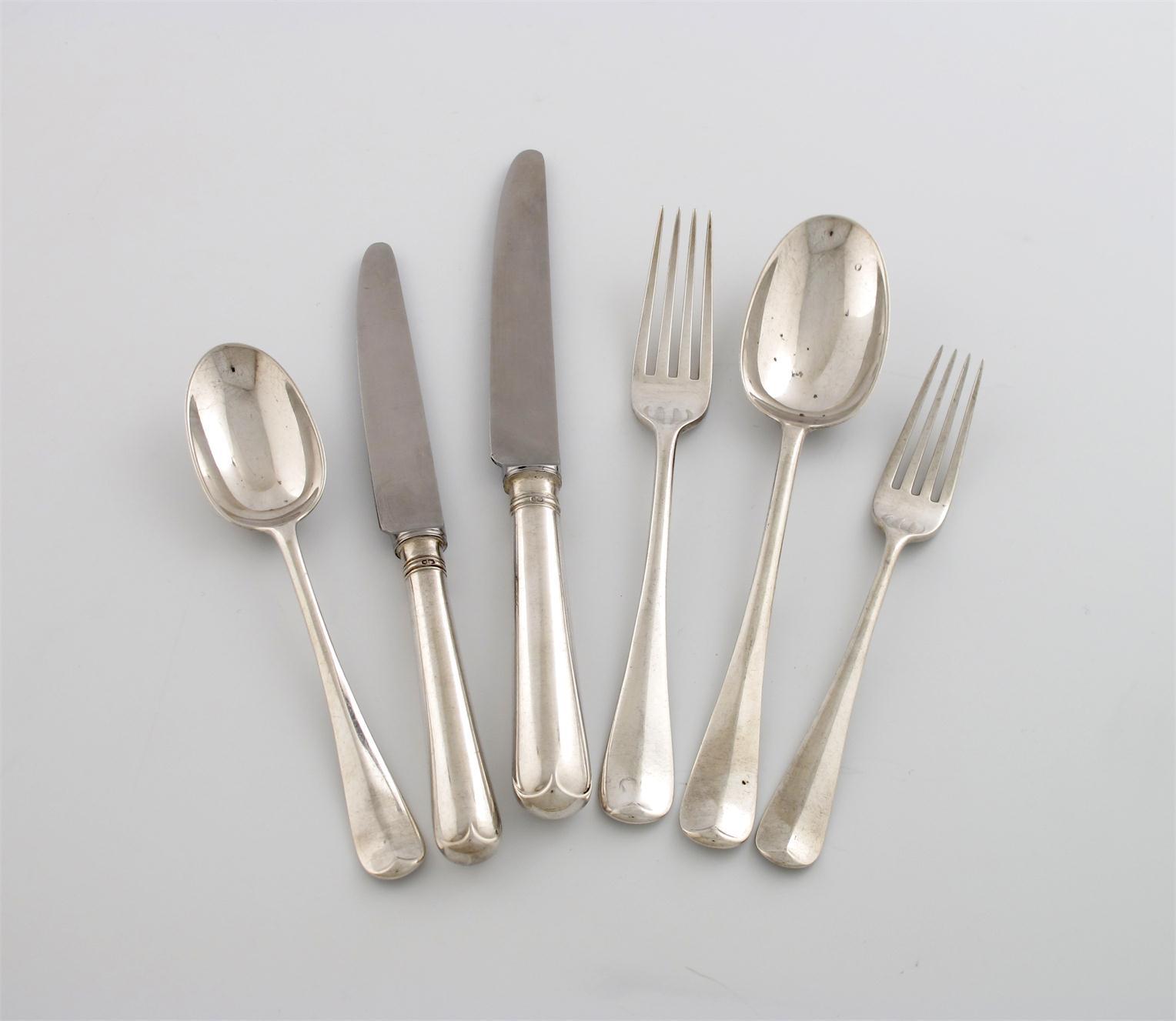 Appraisal: A matched silver canteen of Rat-tail pattern flatware