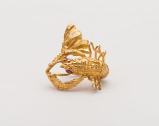 Appraisal: K Yellow Gold Lobster Ring K YELLOW GOLD LOBSTER RINGwith