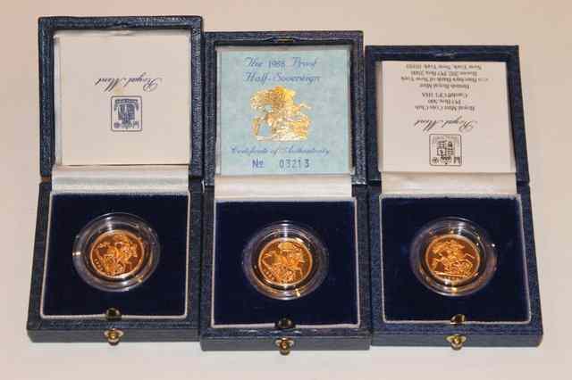 Appraisal: THREE PROOF HALF SOVEREIGNS dated and all in presentation boxes