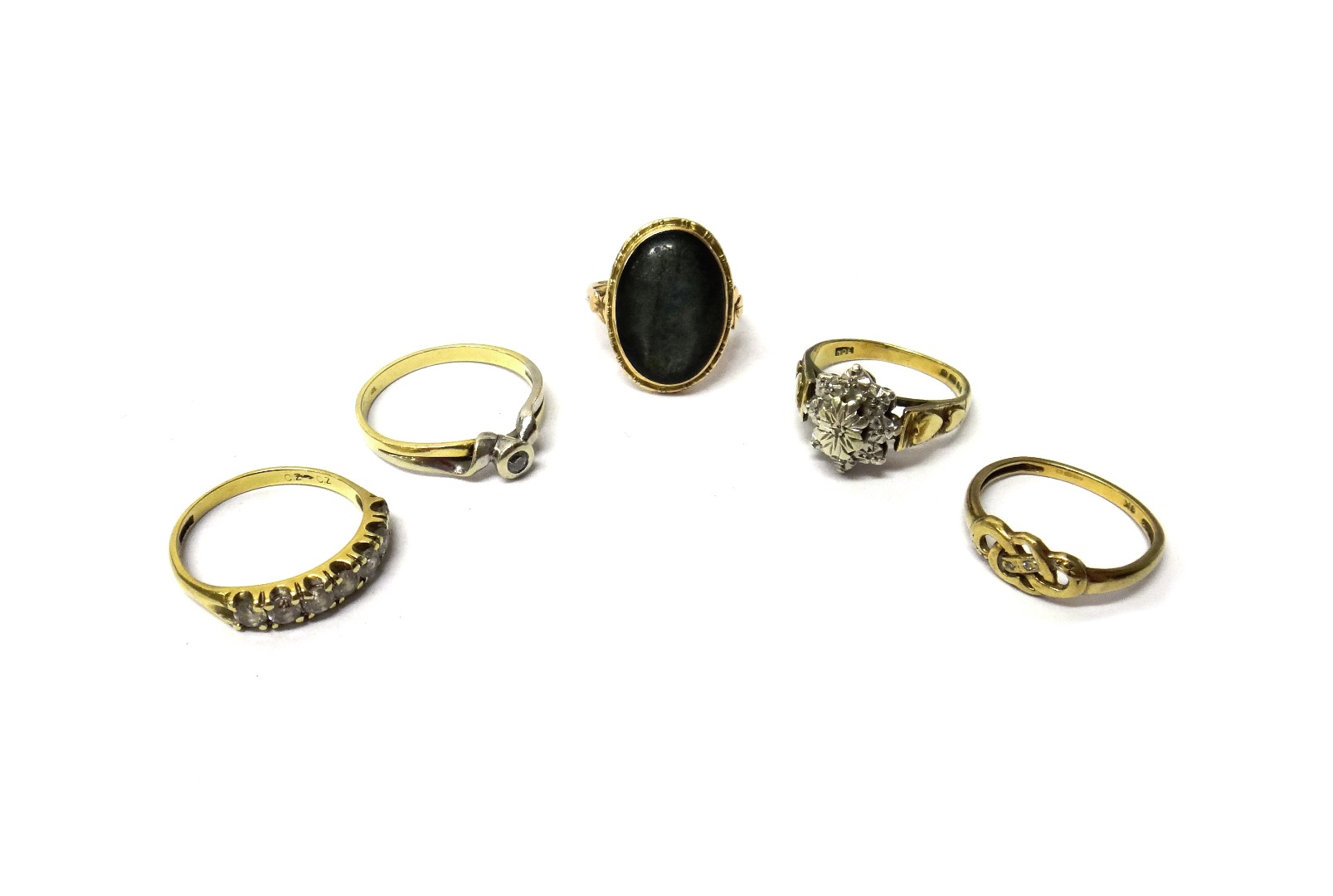 Appraisal: A two colour gold and diamond set single stone ring