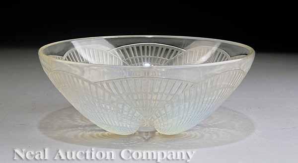 Appraisal: A Ren Lalique Coquilles Pattern Art Glass Bowl c molded