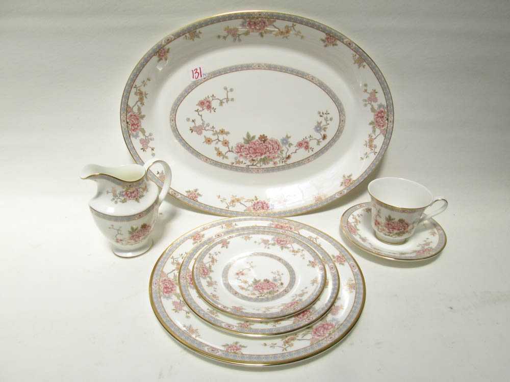 Appraisal: ROYAL DOULTON 'CANTON CHINA SET ninety-three piece service for twelve