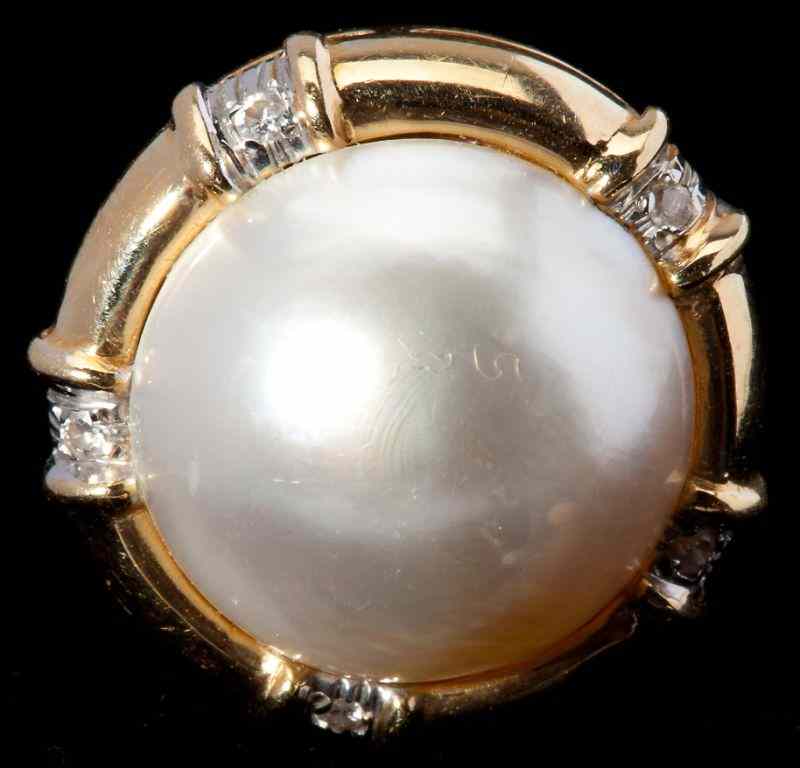 Appraisal: Diamond and Mabe Pearl Ringcentering on one Mabe pearl mm