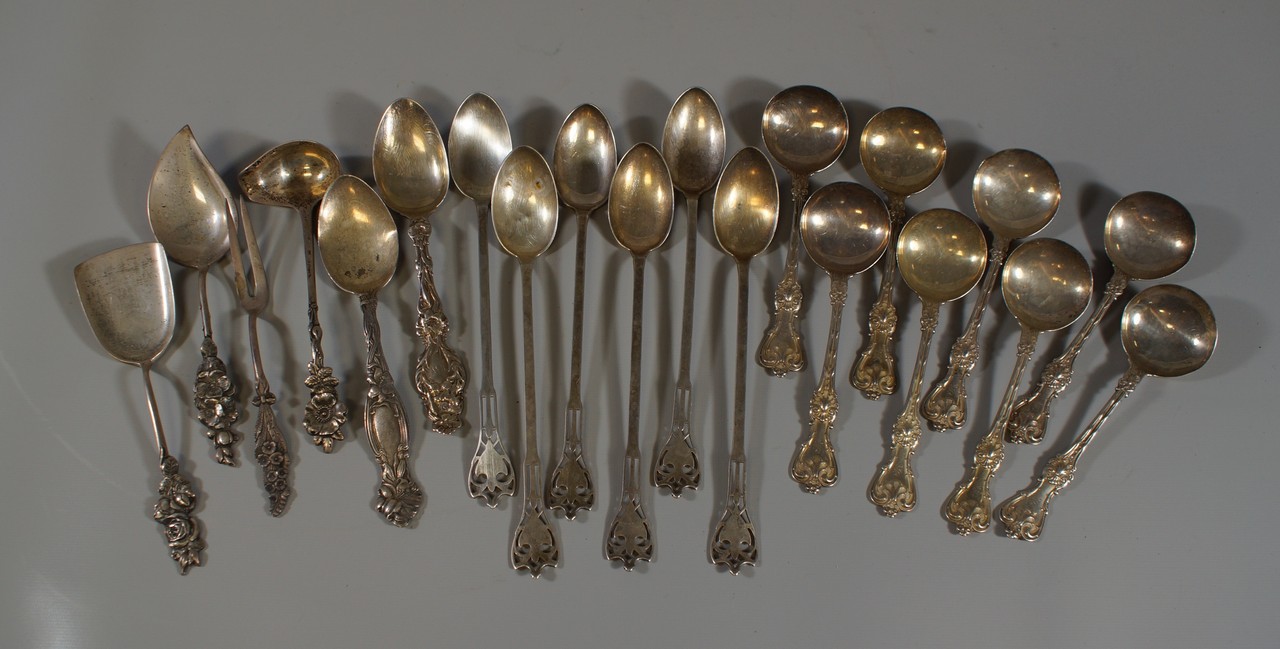 Appraisal: Whiting King Edward bouillon spoons mono TO along with ornate