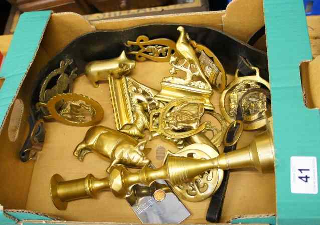 Appraisal: A collection of brassware to include old horse brasses candlesticks