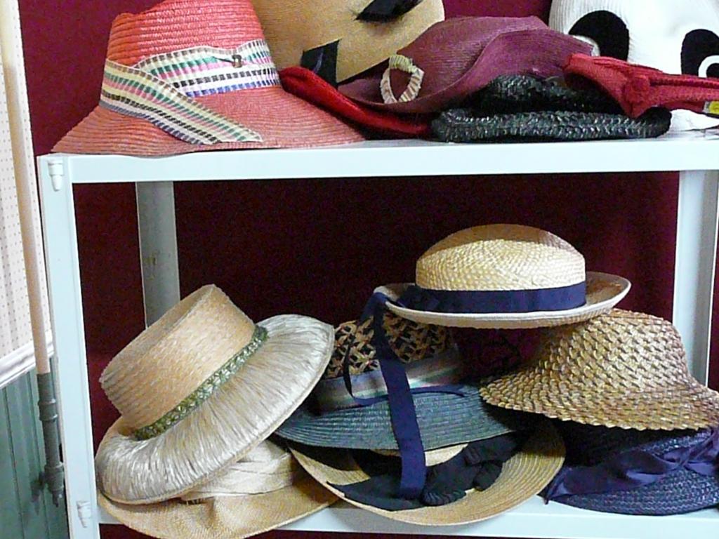 Appraisal: A group of 's 's summer hats