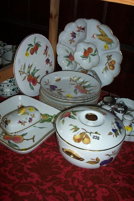 Appraisal: A collection of Royal Worcester Evesham pattern oven-to-table wares comprising