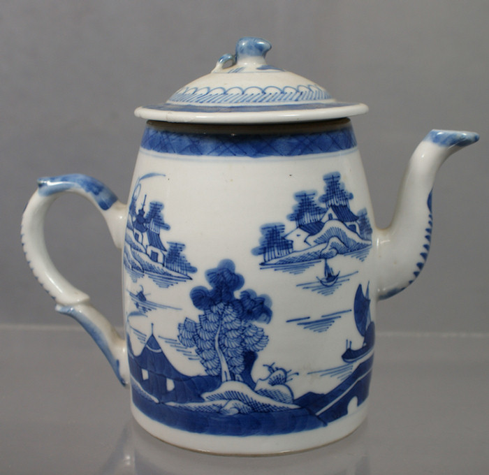 Appraisal: Chinese Export porcelain Canton cylindrical teapot h no chips or