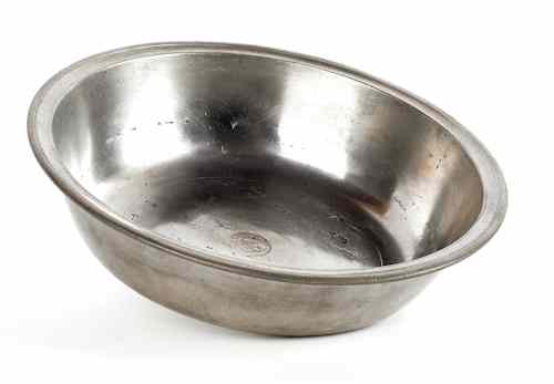 Appraisal: Philadelphia pewter basin ca bearing the touch of Blakeslee Barns