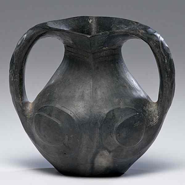 Appraisal: Chinese Black Pottery Jar Chinese Han Dynasy-style A black pottery