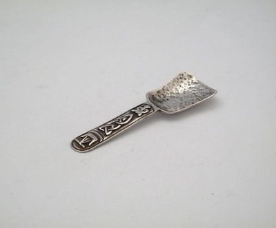 Appraisal: A Scottish provincial silver caddy spoon maker's mark of C