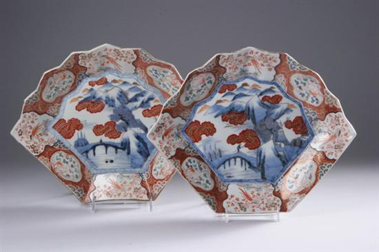 Appraisal: PAIR JAPANESE IMARI PORCELAIN FAN SHAPED DISHES Meiji period -