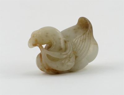 Appraisal: A small Chinese jade carving of a goose carrying a