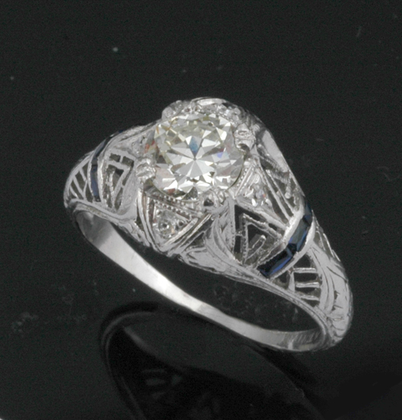 Appraisal: AN ART DECO DIAMOND SOLITAIRE RING Circa The platinum ring