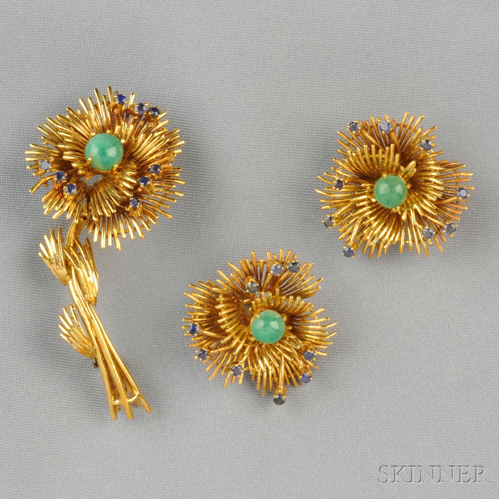 Appraisal: kt Gold Gem-set Suite comprising a pair of flower earclips