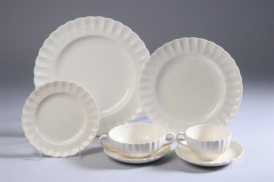 Appraisal: -PIECE COPELAND SPODE PARTIAL DINNER SERVICE Comprising ten dinner plates