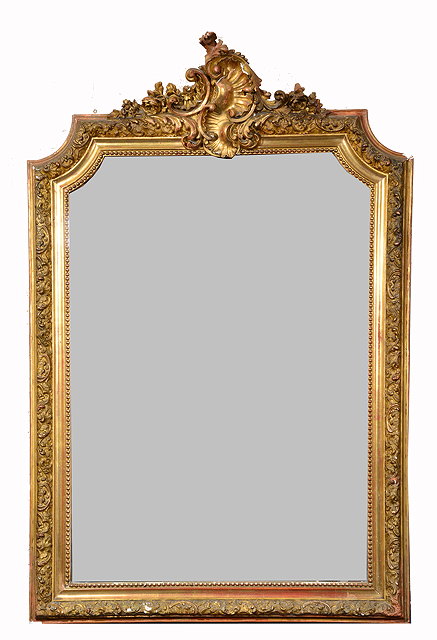 Appraisal: AN EARLY TH CENTURY RECTANGULAR WALL MIRROR with bevelled glass