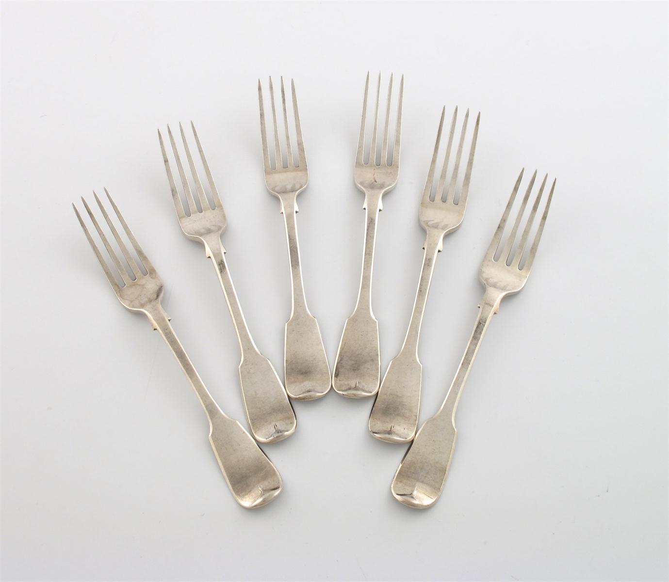 Appraisal: A set of six early Victorian silver Fiddle pattern dessert