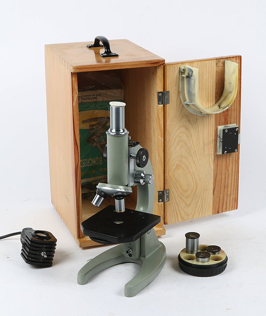 Appraisal: A MID TO LATE TH CENTURY MONOCULAR MICROSCOPE