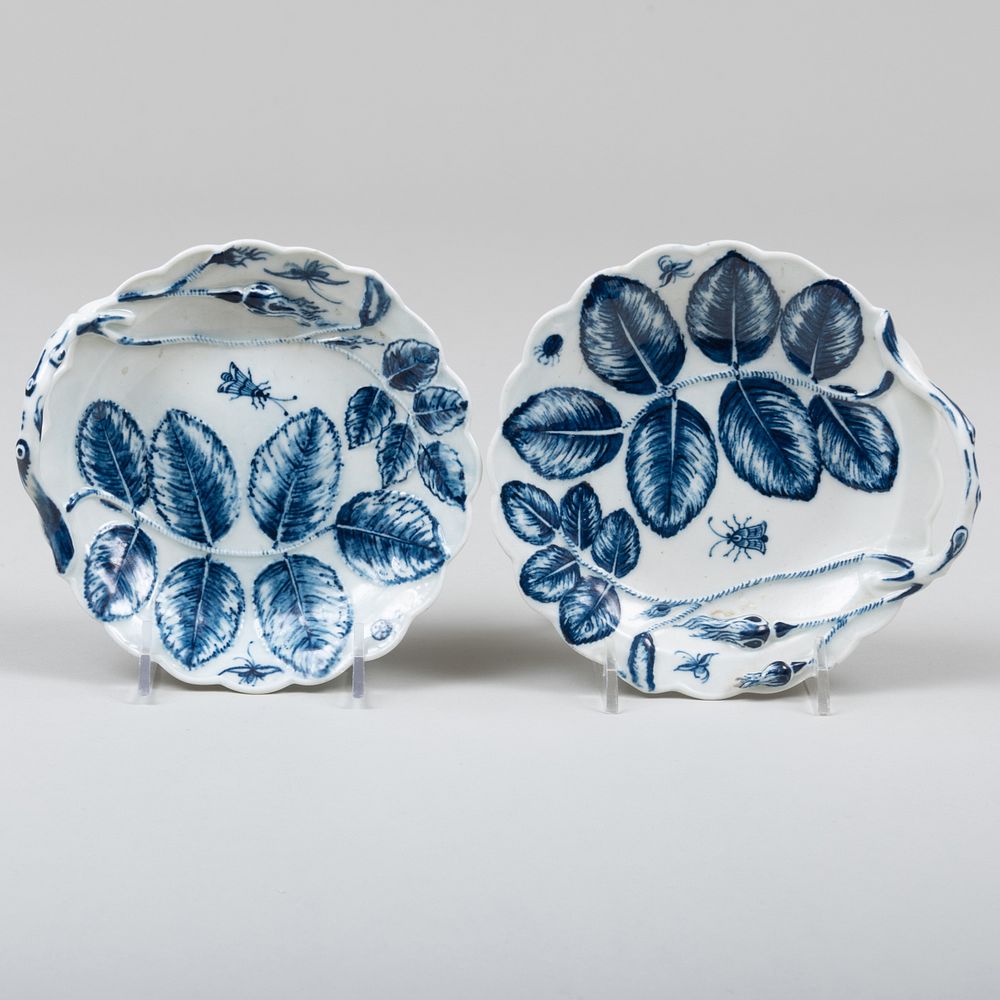 Appraisal: Pair of Worcester Blue and White Porcelain 'Blind Earl' Dishes