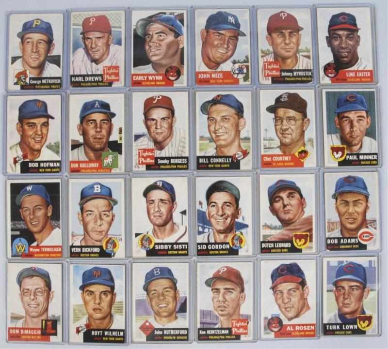 Appraisal: Lot of Topps Baseball Cards Description Includes mostly commons and